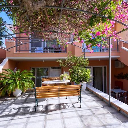 Poseidon Studios & Apartments Palaiochora Esterno foto