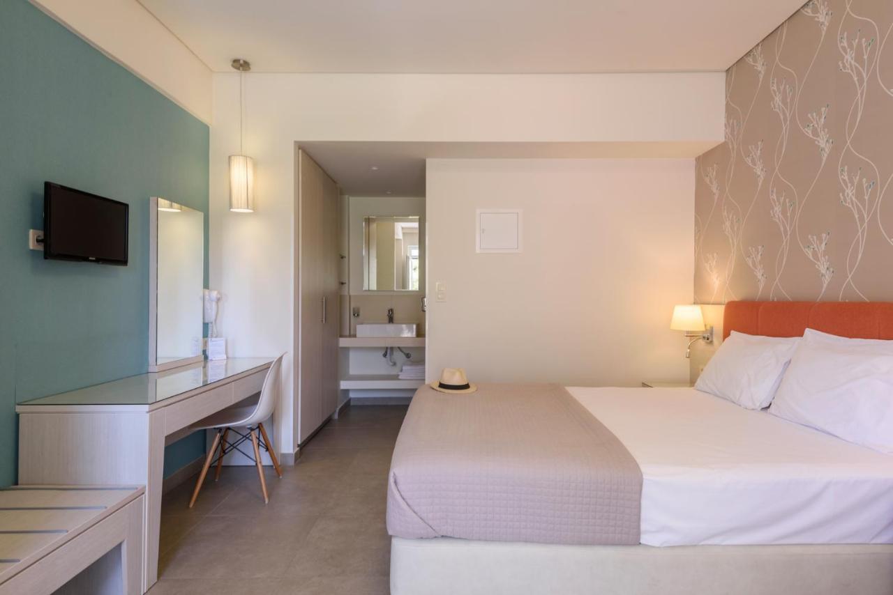 Poseidon Studios & Apartments Palaiochora Esterno foto