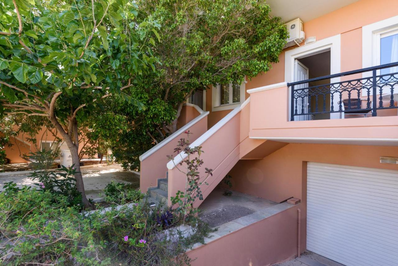 Poseidon Studios & Apartments Palaiochora Esterno foto