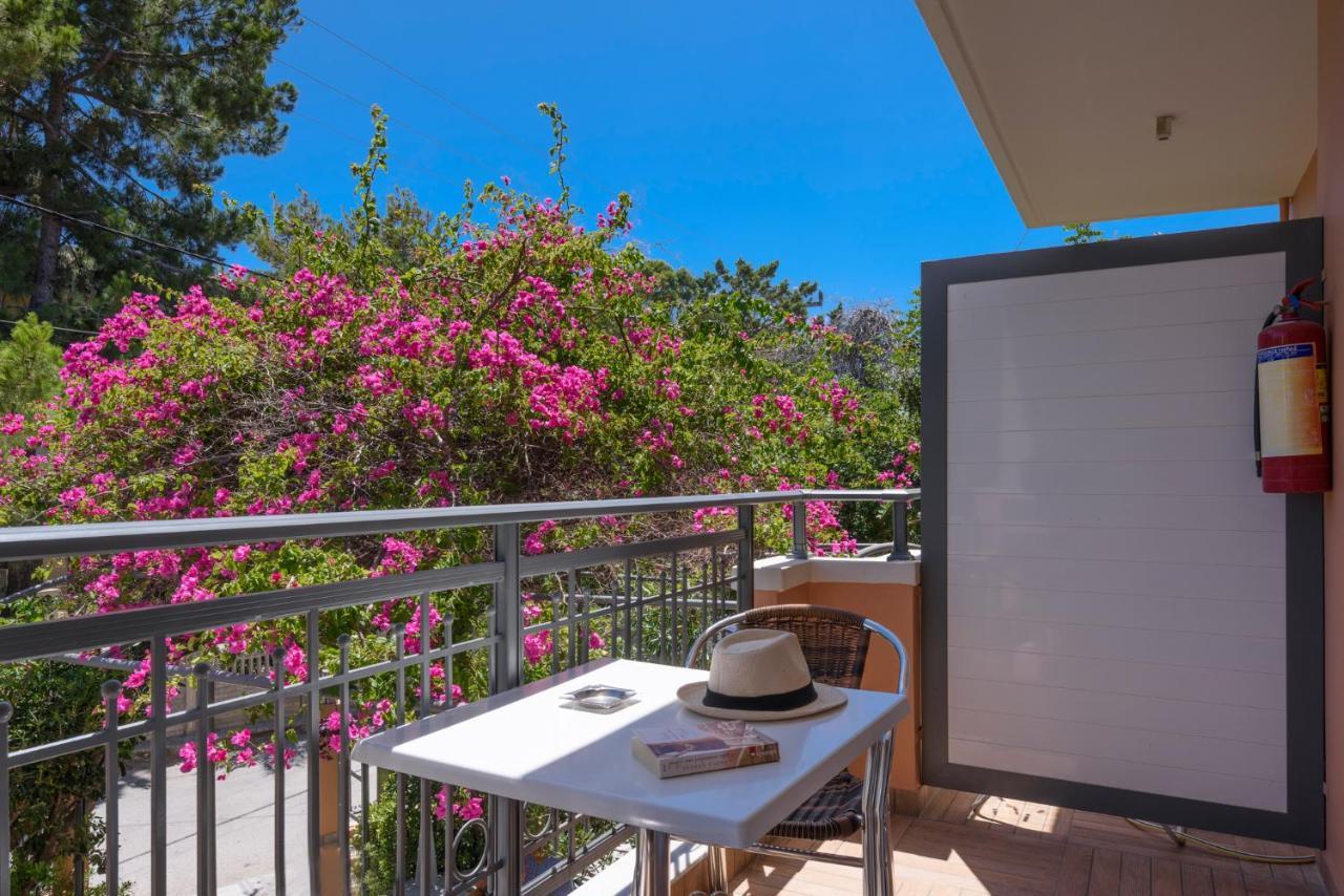 Poseidon Studios & Apartments Palaiochora Esterno foto
