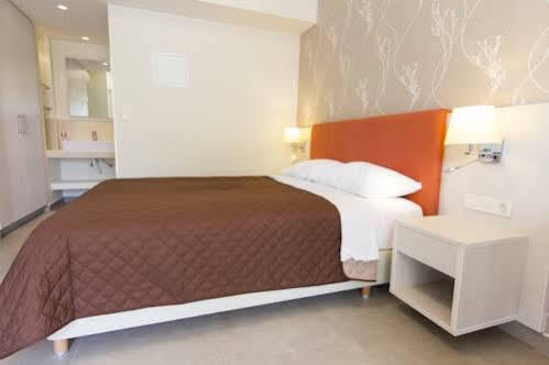 Poseidon Studios & Apartments Palaiochora Esterno foto